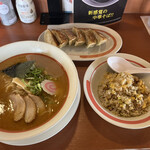 Kourakuen - みそラーメンチャーハンセットと餃子（無料クーポン）