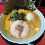 横浜家系ラーメン かすたむ家 - 味玉ラーメン・醤油