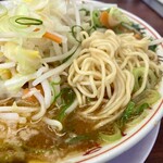 ラーメン魁力屋 - みそ野菜ラーメン 接写。