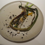 ライラ - 九条葱 ミニ・ポワロー 夏トリュフ グリーン・マスタード 卵黄1