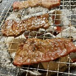 焼肉やっちゃん - 炭火