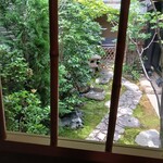 蕎麦おさめ - 部屋の小窓から