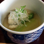 旅館 くらしき - 8月葉月の献立（御碗もの）　鱧南蛮煮　冬瓜　青唐　霙餡かけ