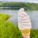 まっちゃんの店 - ◎湖畔で食べるソフトクリームは美味かった❗️