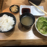 Yoshikawa Horumon - これら食べ放題。店員さん注文。