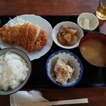 味楽来 - ロース豚カツ定食 600円