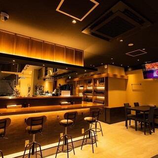 A space where you can feel the warmth of the wood grain. Can also be used after work or for reserved use ◎