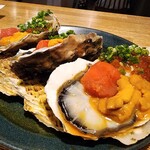 牡蠣・貝料理居酒屋 貝しぐれ - 牡蠣の痛風3点盛り(ウニ、いくら、明太子)