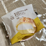 ファミリーマート - たっぷりクリームのダブルシュー ¥178