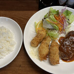 レストラン カマヘイ - ハンバーグとカキフライの盛り合わせ＋ライス