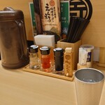 蔵出し醸造味噌ラーメン えんまる - テーブル席