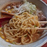 Ishiyakiramembushi - 濃厚味噌拉麺　900円　麺アップ