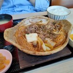 大戸屋ごはん処 - 国産牛のすき鍋1490円