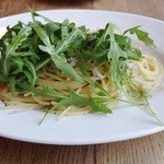 コッキーナ - シラスとルコラのアンチョビソーススパゲッティ