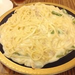 TRATTORIA SUSUMU - 大盛りパスタ250g…400gもあるとは恐ろしい。それより何よりサラダのドレッシングが美味すぎる。