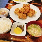 めし・定食　西葉食堂 - 鳥唐揚げ定食