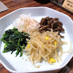 焼肉USON - ナムル盛り合わせ（780円）