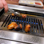 焼肉USON - 焼かれたマルチョウは美味しい脂がたっぷり♪