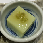 新橋 天鮨 - 前菜：そら豆の豆腐