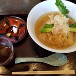 南部屋路ばた - 小エビ天とアスパラの冷やしとろみそば