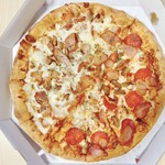 ドミノ・ピザ - ハーフ＆ハーフ(L)　3980円
ギガ・ミート、カリフォルニアスタイルチキン＆ベーコン