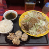 Yarou Ramen - 豚野菜炒め定食(塩とんこつ味)、けんからからあげ