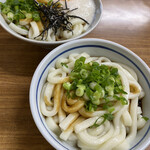 起矢食堂 - 伊勢うどん　　伊勢うどん月見山かけ