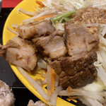 野郎ラーメン - 豚野菜炒め定食(塩とんこつ味)   ホロホロ、脂身は溶けます！