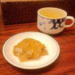 中国名菜 陳麻婆豆腐 お台場店 - セットのスープ＆ザーサイ