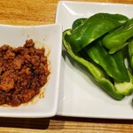 和酒・煮込み らいどん - ピーマン肉詰め