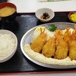 Akamaru Shokudou - 市岡海老蔵, 定食セット