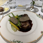 フランス料理研究室 アンフィクレス - ❹オーベルニュ産ホロホロ鶏のカネロニ仕立て、赤ワインソース。