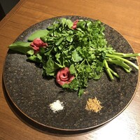 焼肉うしごろ 表参道店 - ブーケサラダ、このあと混ぜて出てくる