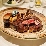 ウルフギャング・ステーキハウス 丸の内店 - Tボーンステーキ