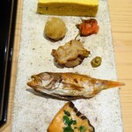 Ginza Inaba - 朝食：出汁巻き玉子、染おろし、昆布漬明太子、炭火で焼いた鶏ハラミの味噌焼、のど黒の一夜干し、桜鱒の木の芽焼き