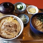 Mitaka Sunabahonten - カツ丼セット。きつねそばをたぬきそばに変えてもらいました♪とてもボリュームがあってお腹一杯！
