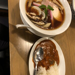 むぎとオリーブ - 蛤・鶏・煮干しのトリプルSOBA＆自家製バターチキンカレー