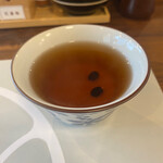 とんかつ 蒼樹 - 黒豆のお茶。