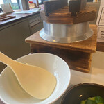 とんかつ 蒼樹 - ご飯は釜でサーブされます。