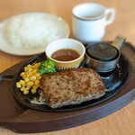 ココス - ビーフハンバーグステーキランチ(ガーリックステーキソース、ライス大盛り) 979円