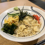 蕎麦処 とみ田 - 冷やしたぬきそば大盛 950円