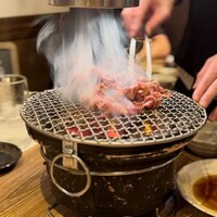 炭火焼肉ホルモン うしごろ 中目黒店 - とろけるロース