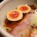 櫻井中華そば店 - 朱雀卵の味玉に2種のチャーシュー