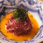 塩漬け熟成！！牛もものユッケ