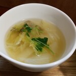 キッチン ブルー グローブ - キャベツスープのアップ