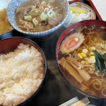 柳ヶ瀬本店 - ラーメンもつ煮定食ランチ