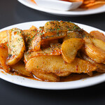 ハモニカ酒場 - アンチョビポテトサラダ