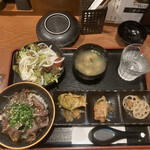 ITTAN - まかない丼　800円