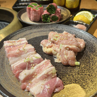 ホルモン焼肉 富や 栄店 - 