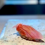 菊鮨 - キンメダイ。 僕の地元千葉産のキンメ。 脂ののりがいいですねー。 熟成された香りは、これぞ鮨って感じ。 旨い！